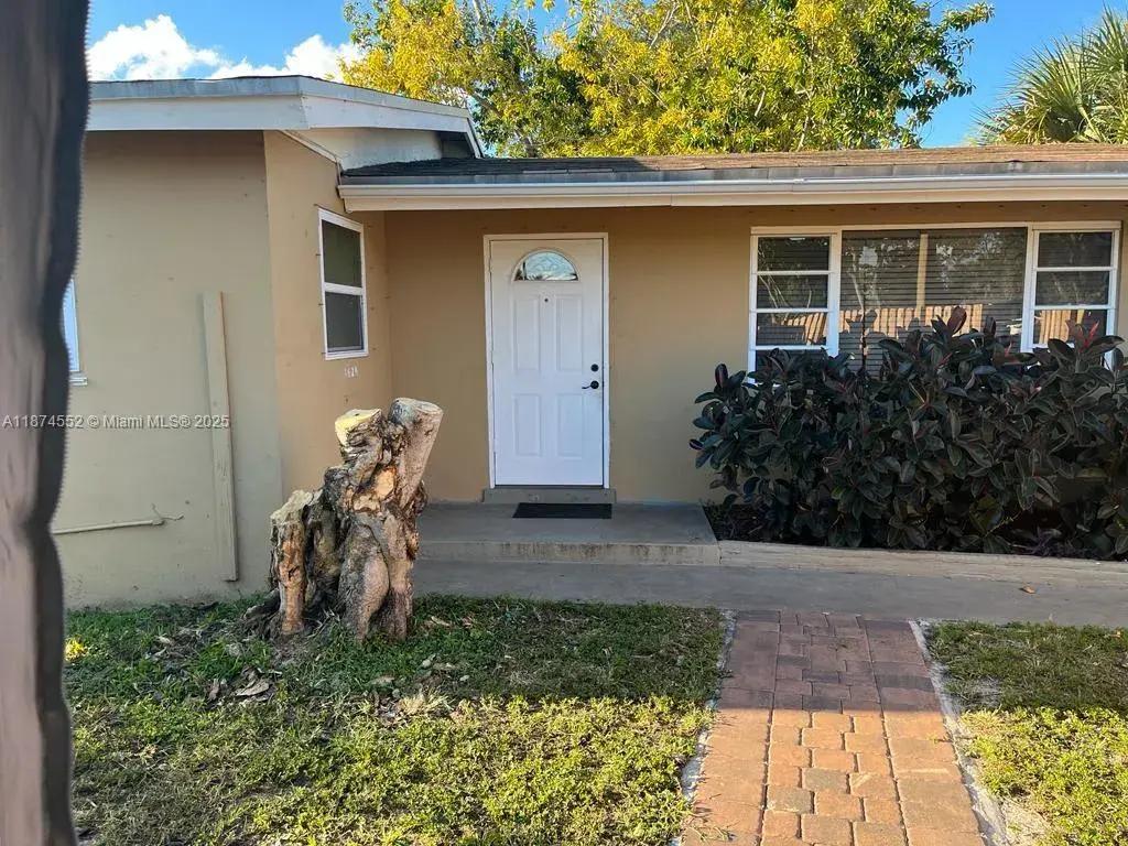 5 bedroom 4 bath Residential for sale at 1625 NW 9th Ave, Fort Lauderdale FL 33311