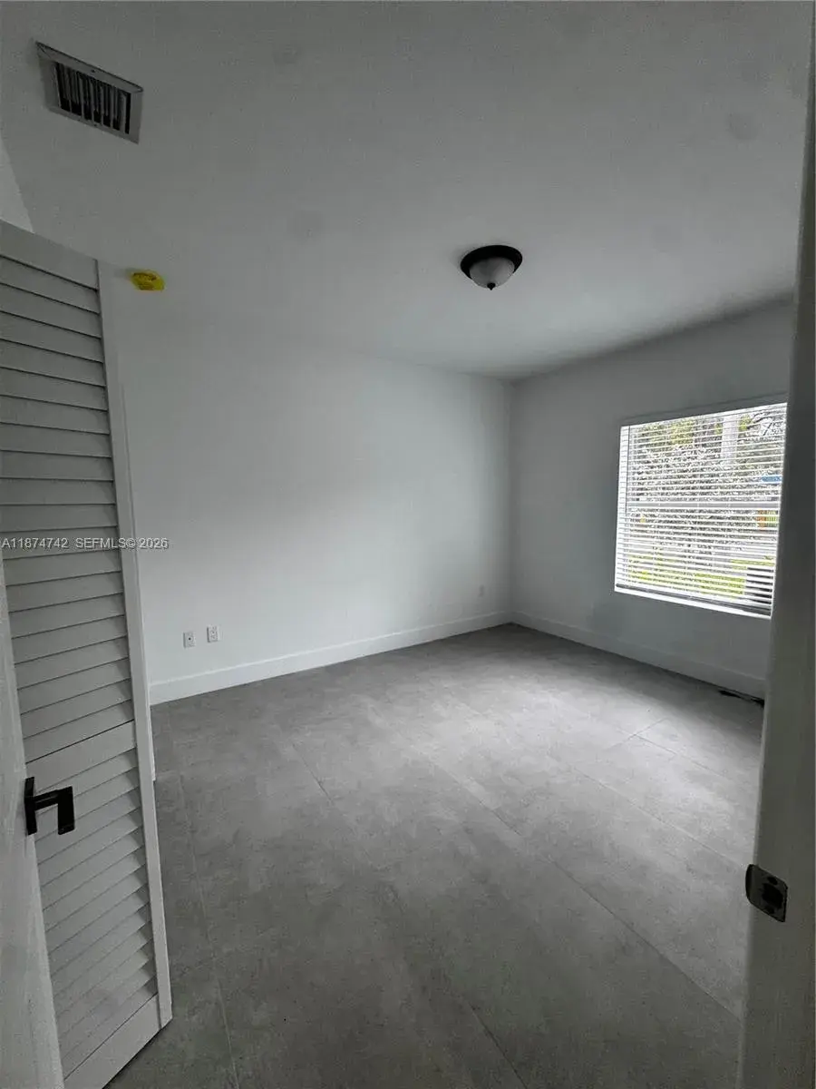 2541 NW 9th St, Fort Lauderdale FL 33311