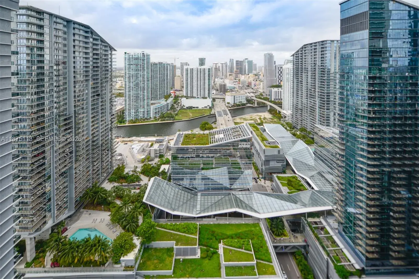 3 bedroom 3 bath Residential for sale at 45 SW 9th ST # 4108, Miami FL 33130