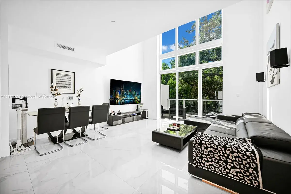 455 NE 39th St # 205, Miami FL 33137