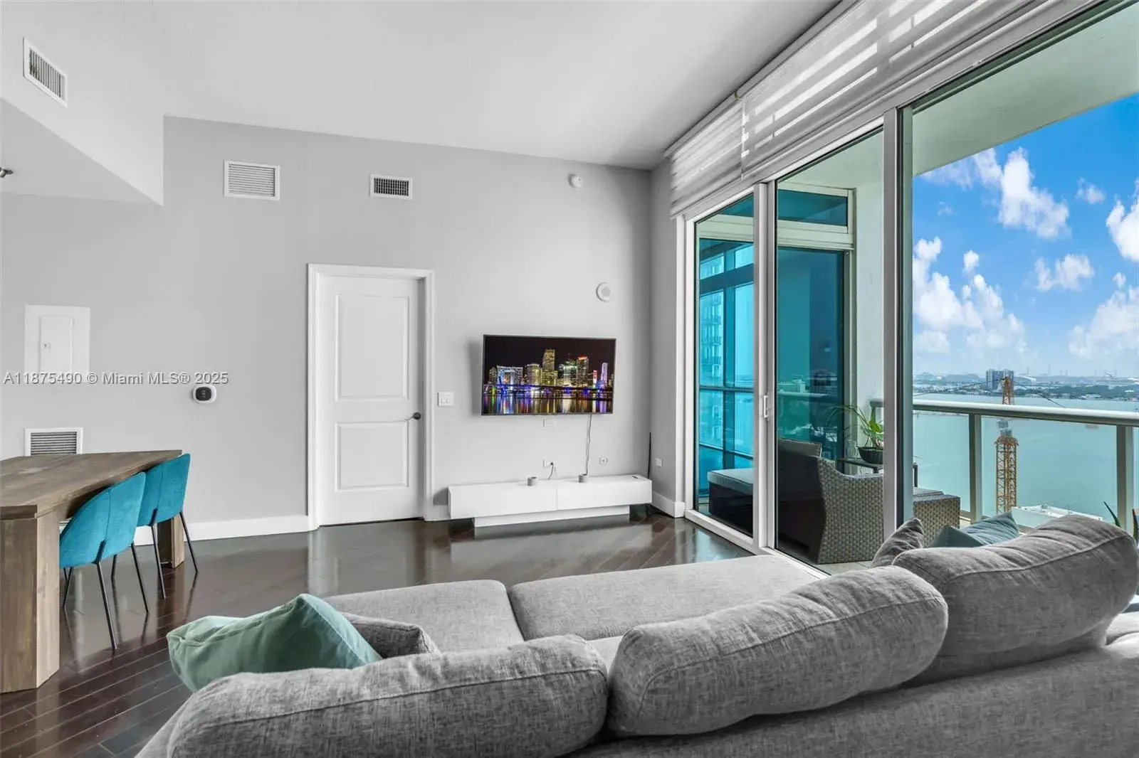 2 bedroom 2 bath Residential for sale at 480 NE 30th St, Miami FL 33137