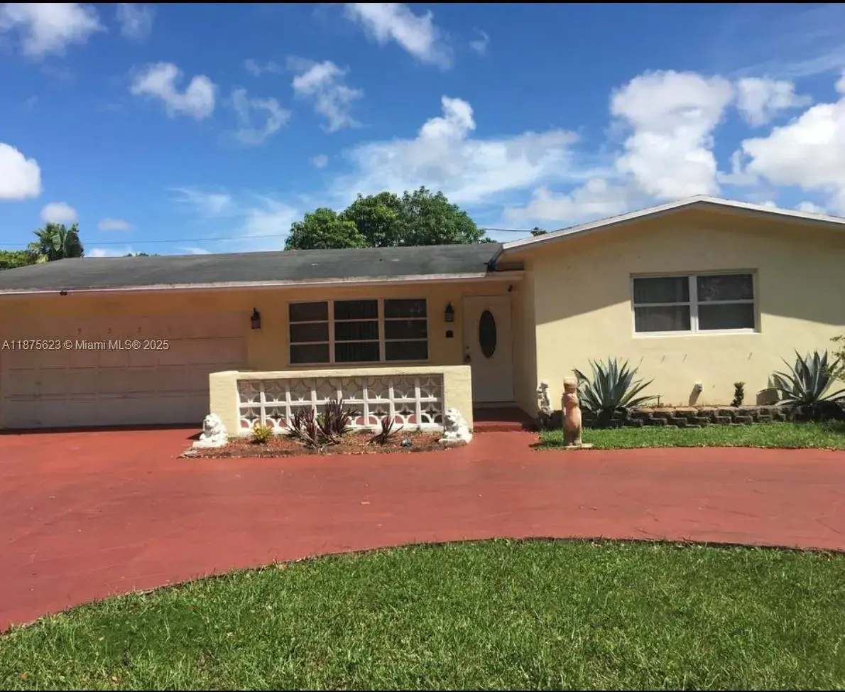 4 bedroom 3 bath Residential for sale at 5221 Washington St, Hollywood FL 33021