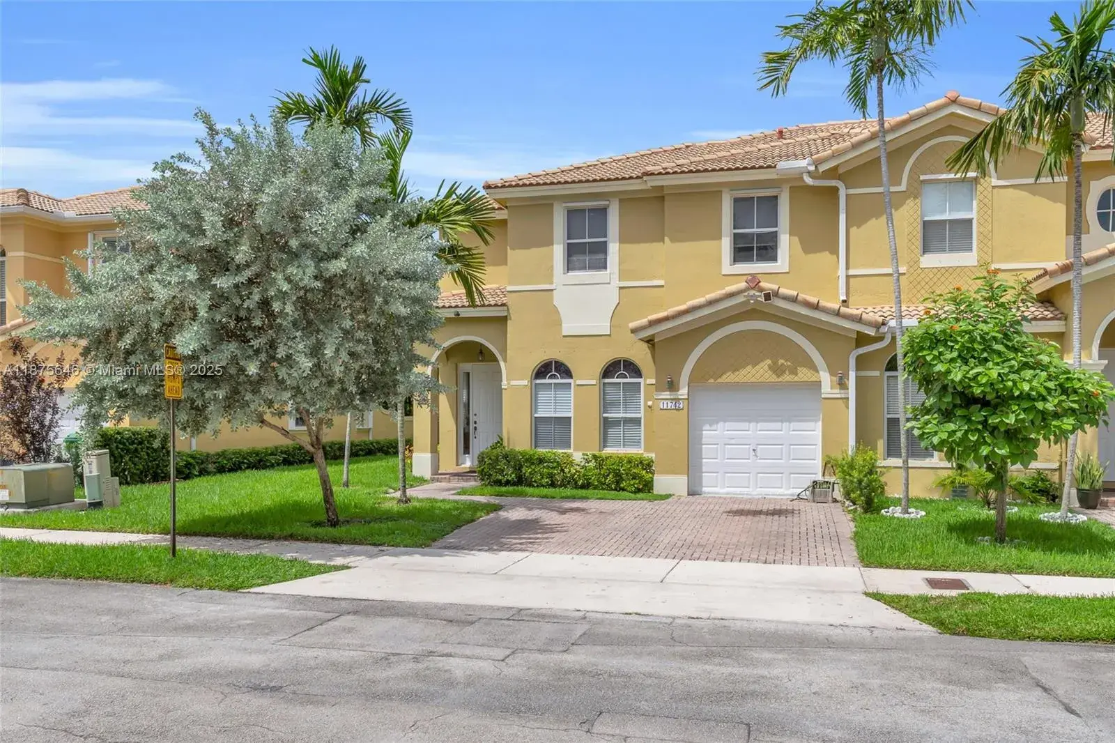 3 bedroom 2 bath Residential for sale at 11742 SW 137th Pl, Miami FL 33186