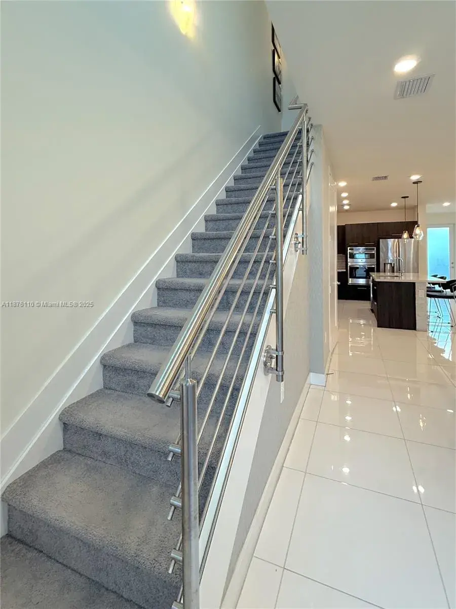 6670 NW 103rd Path # 1, Doral FL 33178