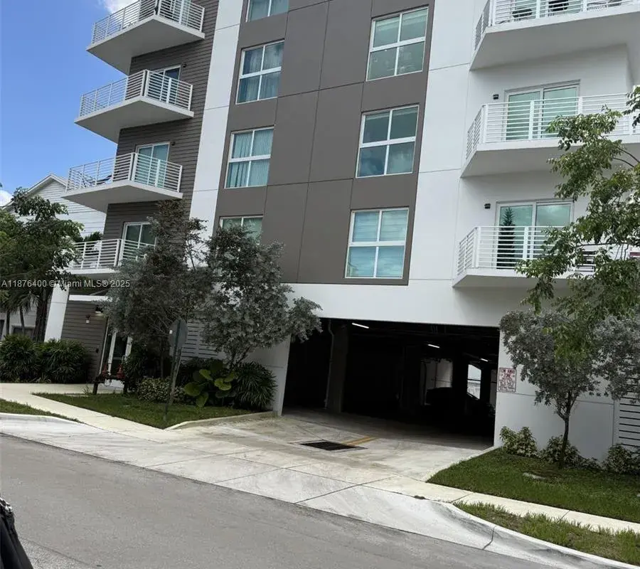 1938 Jackson St # 502, Hollywood FL 33020