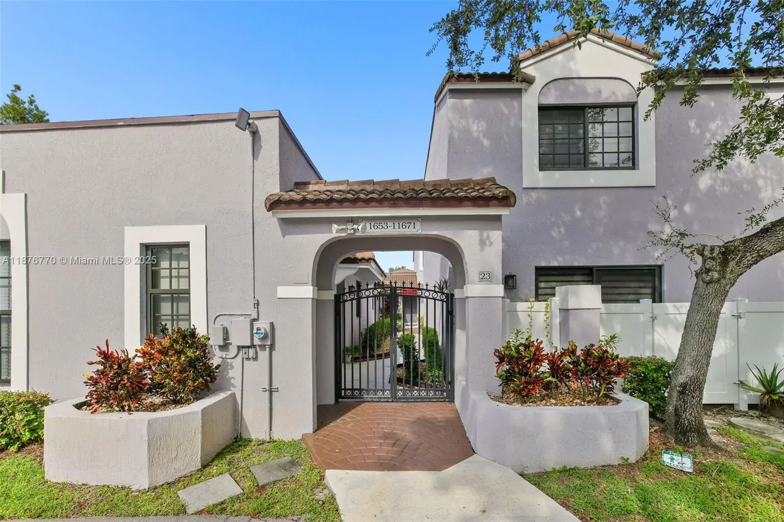2 bedroom 2 bath Residential for sale at 11657 NW 11th St, Pembroke Pines FL 33026