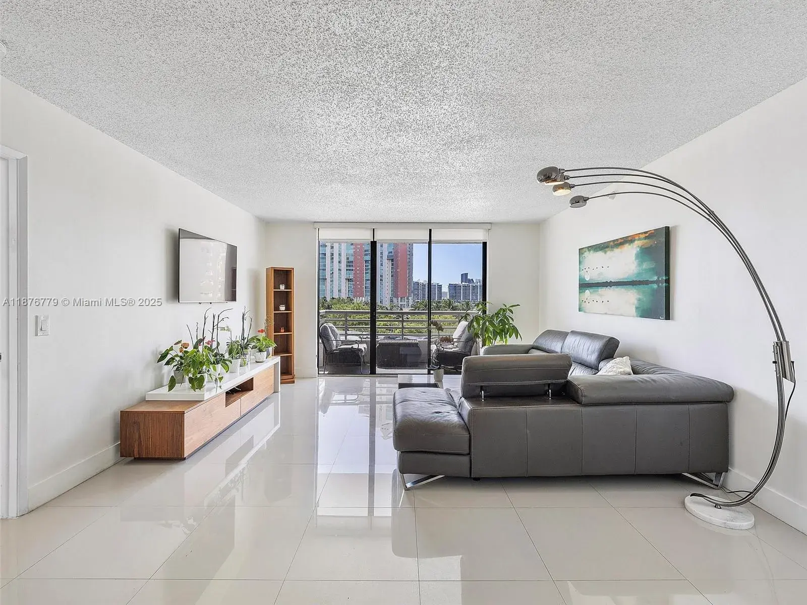 3300 NE 191st St # 717, Aventura FL 33180