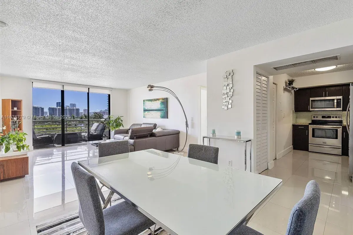 3300 NE 191st St # 717, Aventura FL 33180