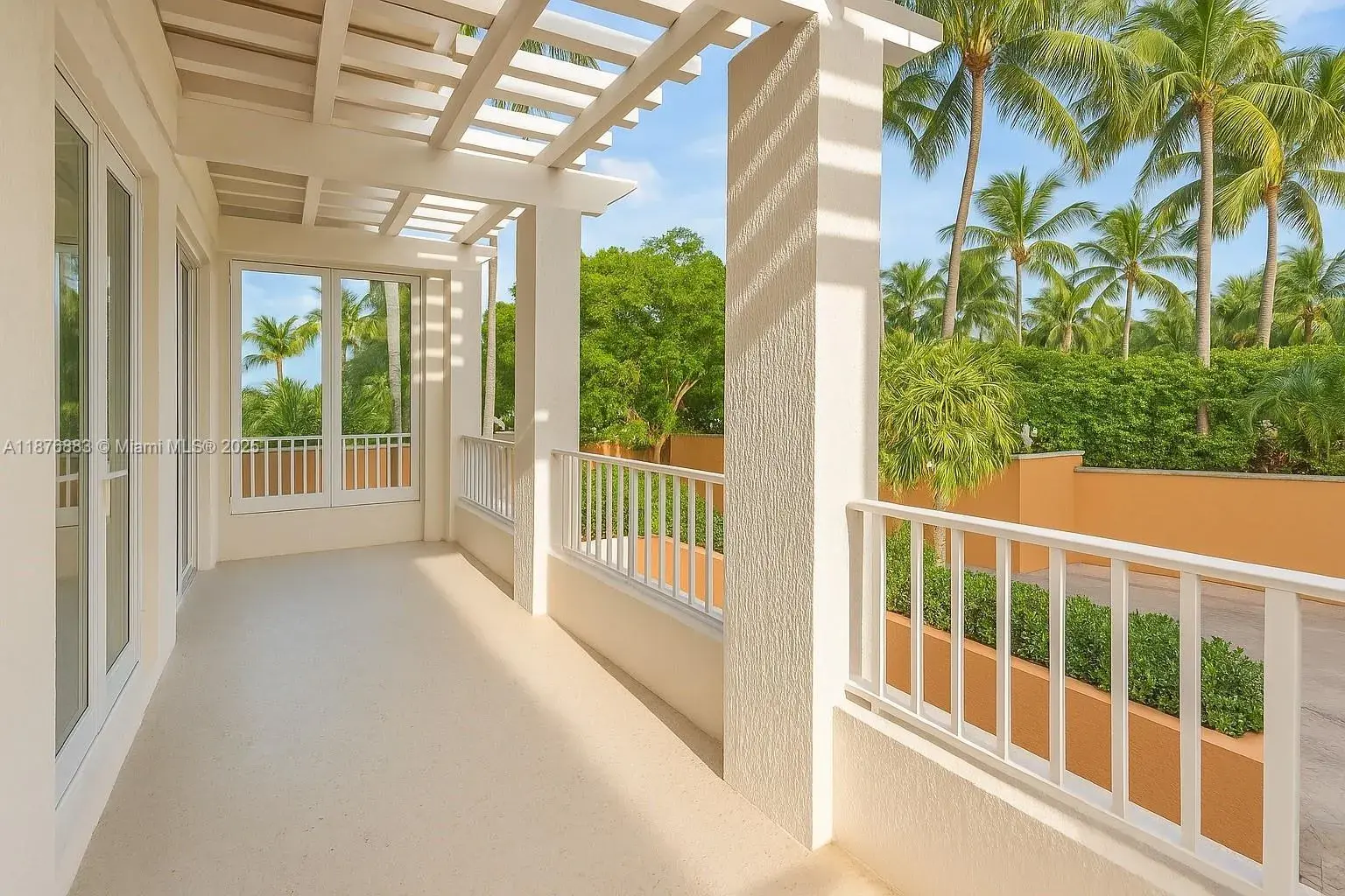 781 Crandon Blvd # 106, Key Biscayne FL 33149