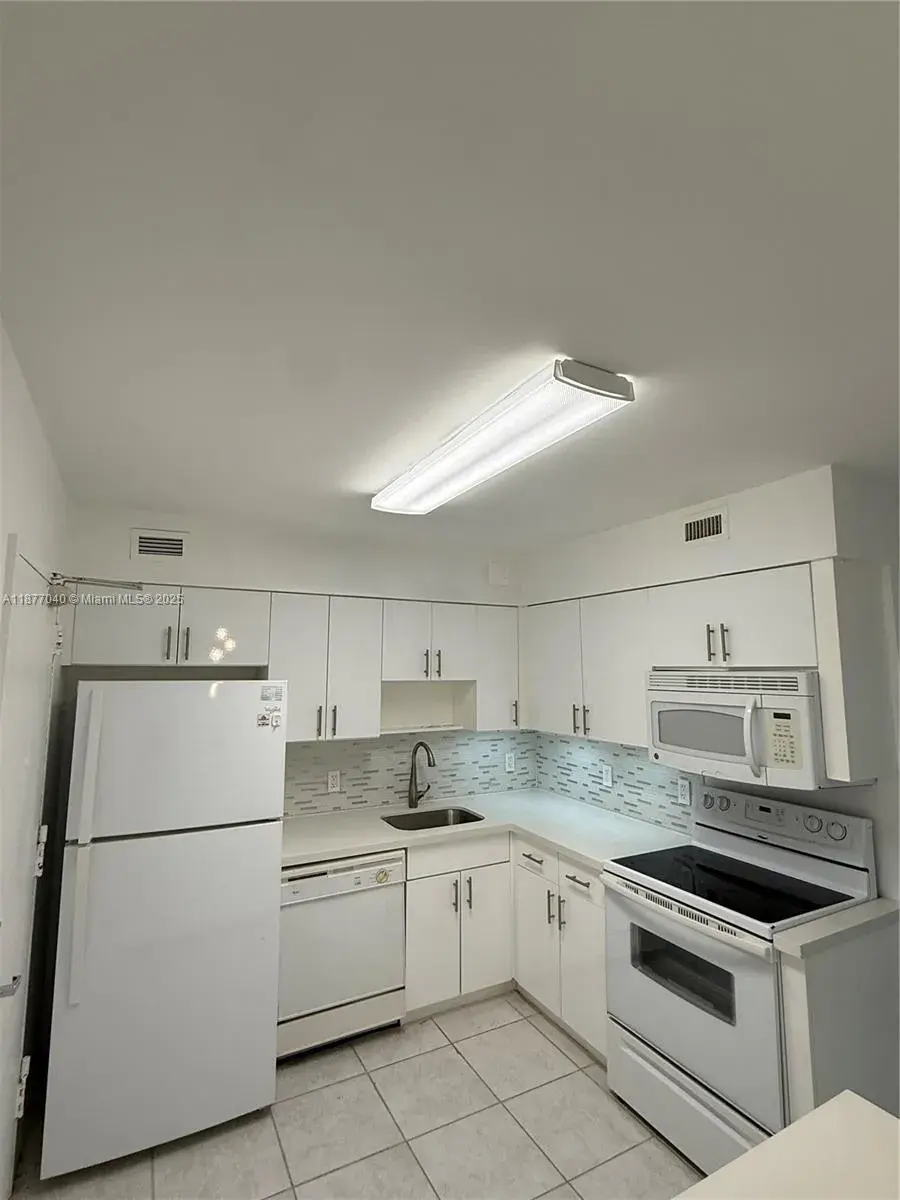 5161 Collins Ave # 511, Miami Beach FL 33140