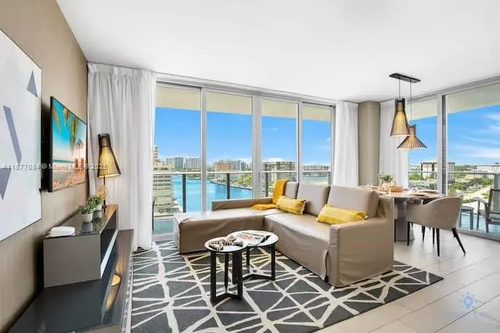 3 bedroom 2 bath Residential for sale at 4010 S Ocean Dr # R708, Hollywood FL 33019