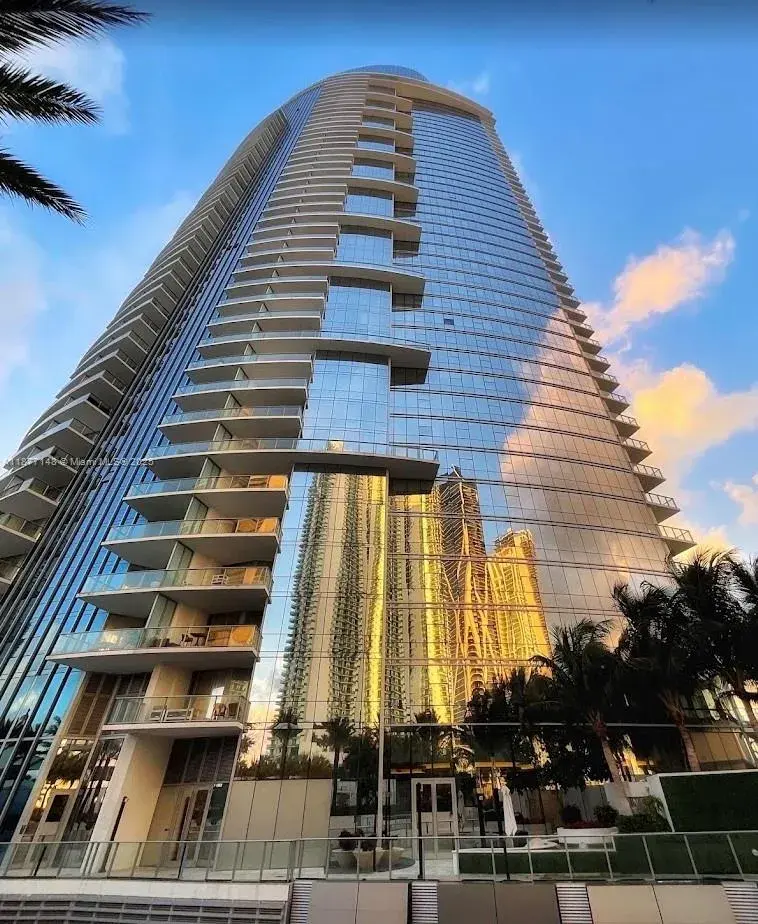 1 bath Residential for sale at 851 NE 1st Ave # 302, Miami FL 33132
