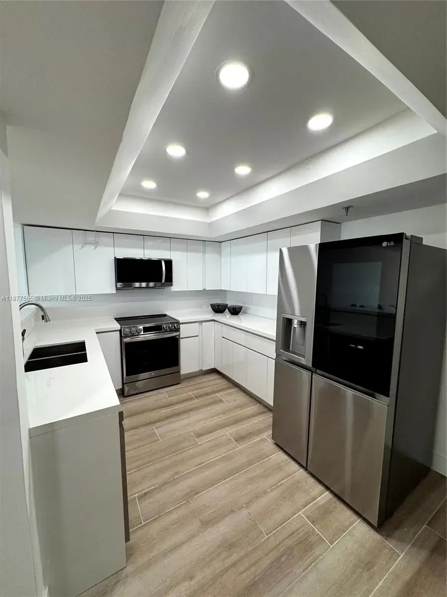 520 Brickell Key Dr # A913, Miami FL 33131