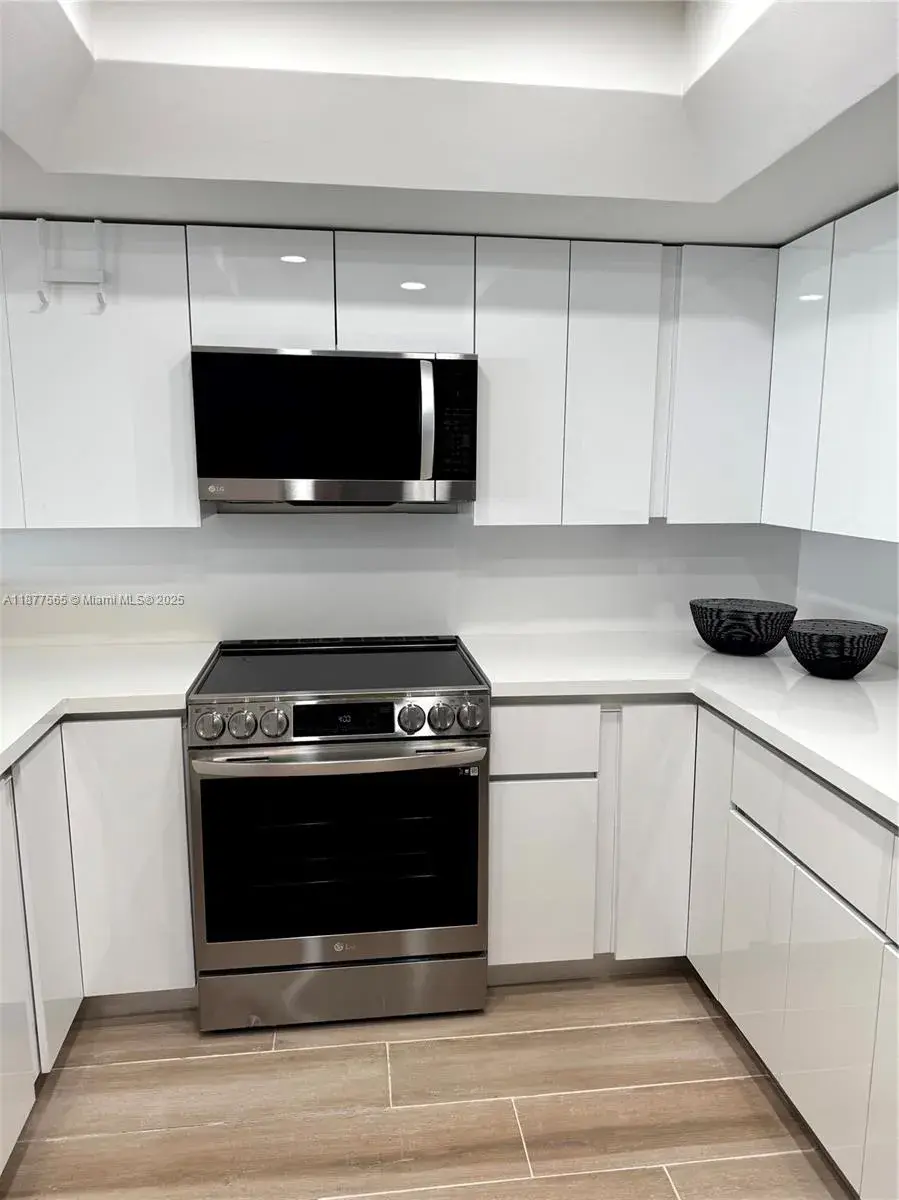 520 Brickell Key Dr # A913, Miami FL 33131