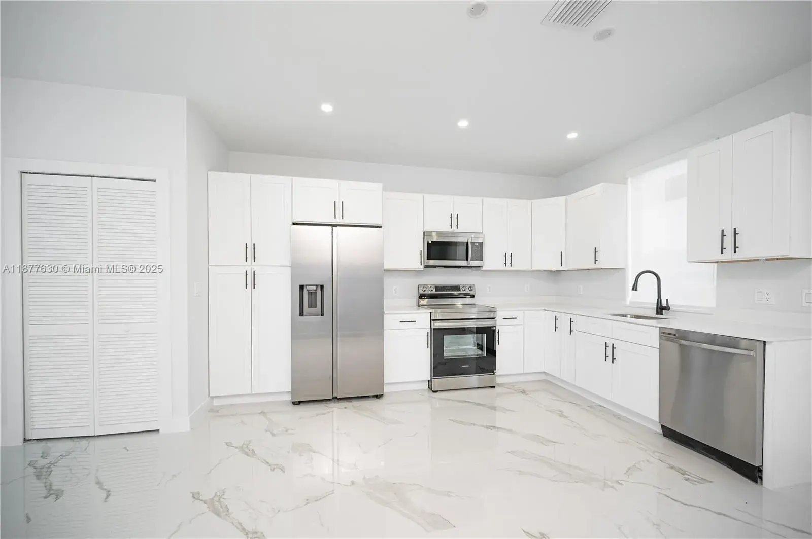 3 bedroom 3 bath Residential for sale at 238NW 2nd St # 5, Florida City FL 33034