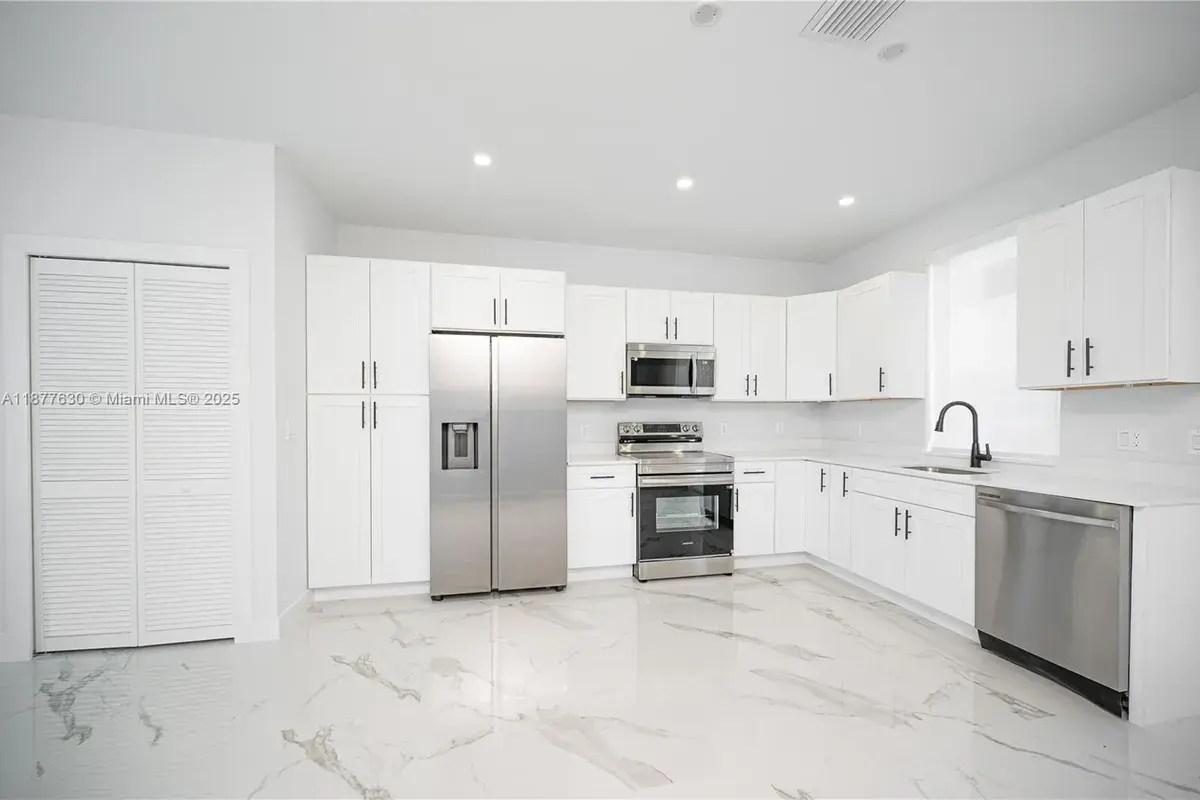 238NW 2nd St # 5, Florida City FL 33034