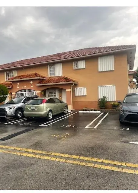 2485 W 76th St # 201, Hialeah FL 33016
