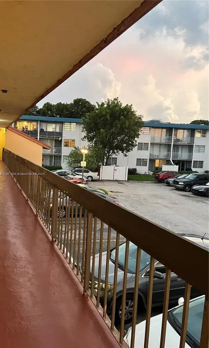 2 bedroom 1 bath Residential for sale at 8875 Fontainebleau Blvd # 203, Miami FL 33172