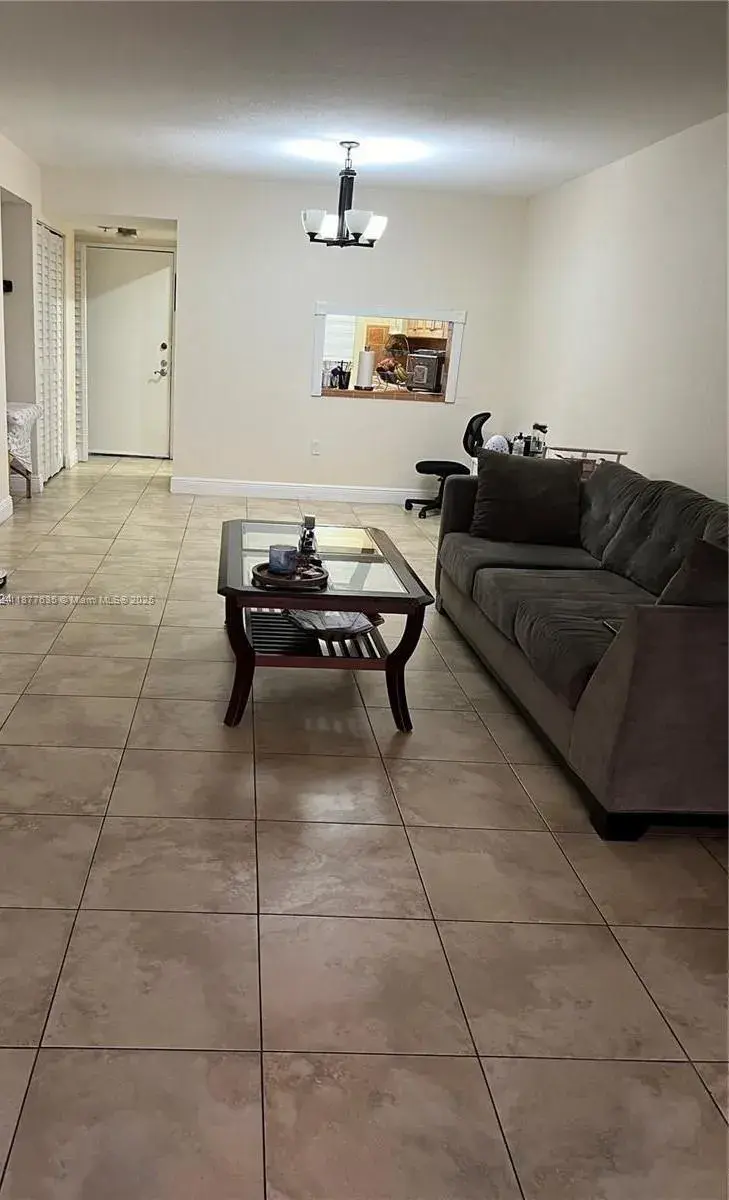 8875 Fontainebleau Blvd # 203, Miami FL 33172