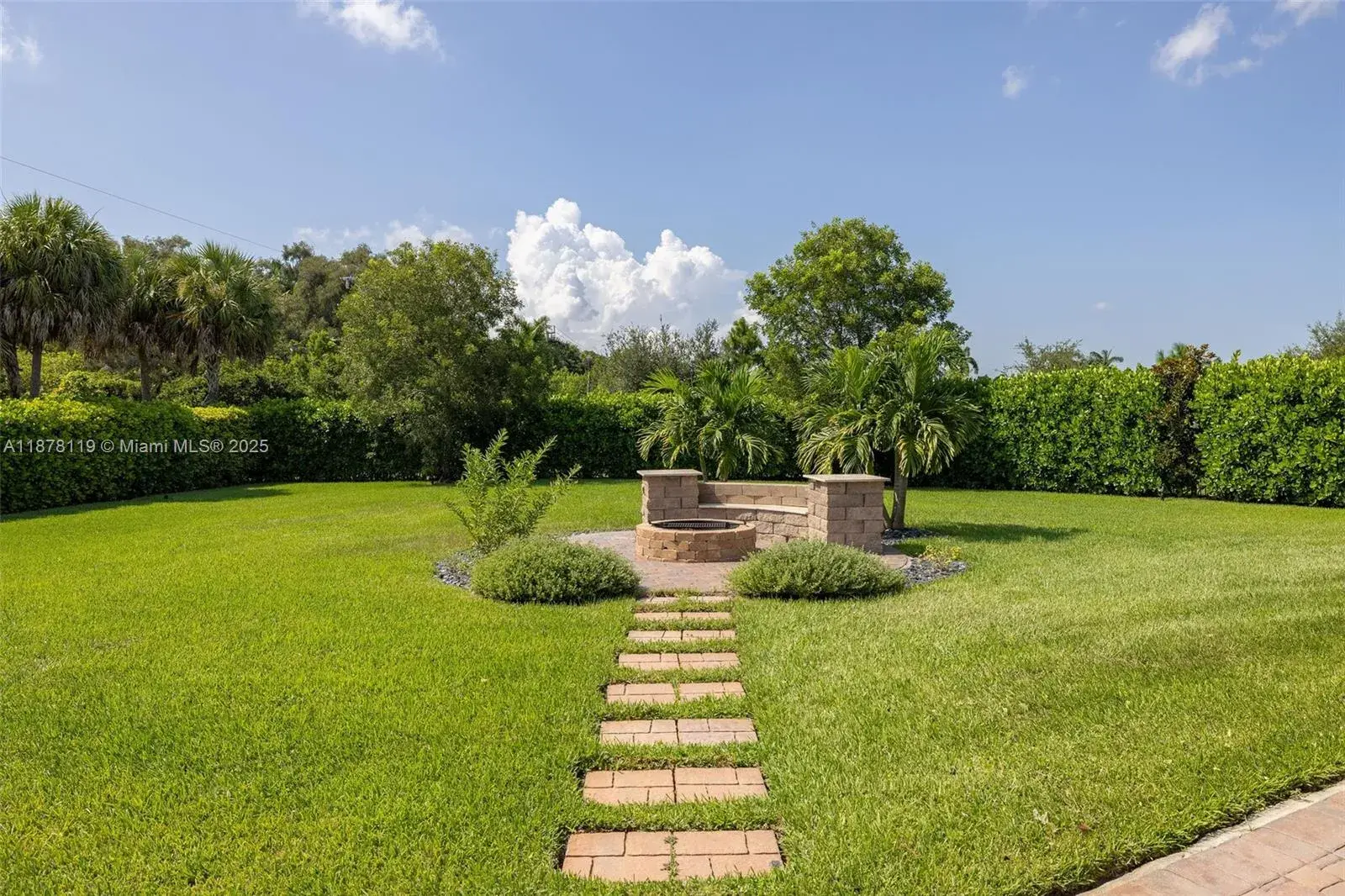 5795 N Sterling Ranch Dr, Davie FL 33314