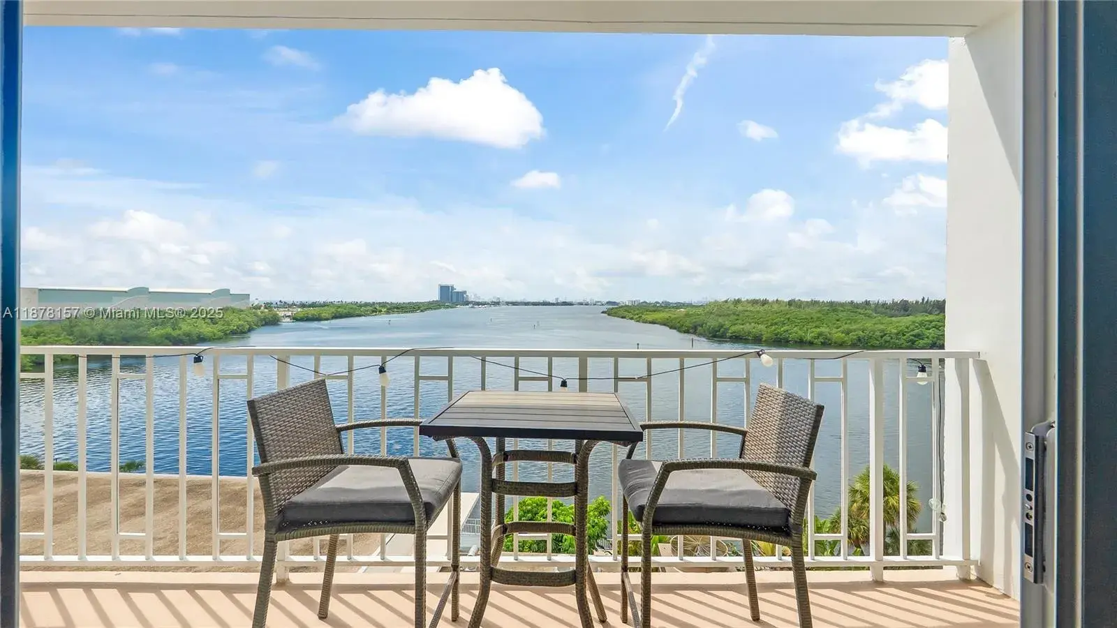 2 bedroom 2 bath for sale at 500 Bayview Dr # 732, Sunny Isles Beach FL 33160