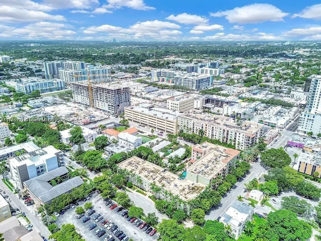 2 bedroom 2 bath Residential for sale at 2005 Jefferson St # 205, Hollywood FL 33020