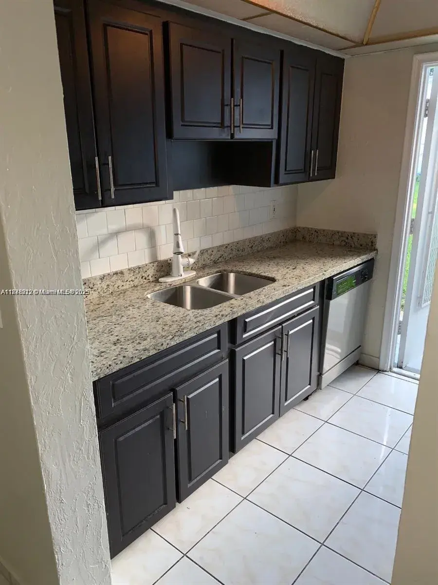 1 bedroom 1 bath Residential for sale at 1850 Arthur St # 2, Hollywood FL 33020