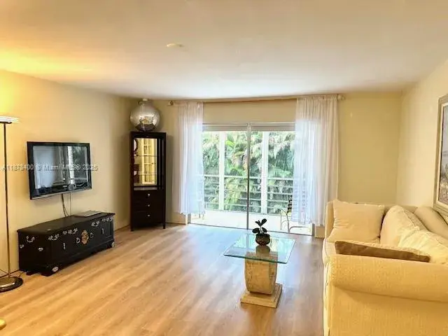 500 NE 14th Ave # 204, Hallandale Beach FL 33009