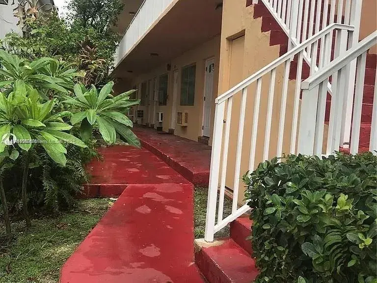 1 bath Residential for sale at 7720 Harding Ave # 6, Miami Beach FL 33141