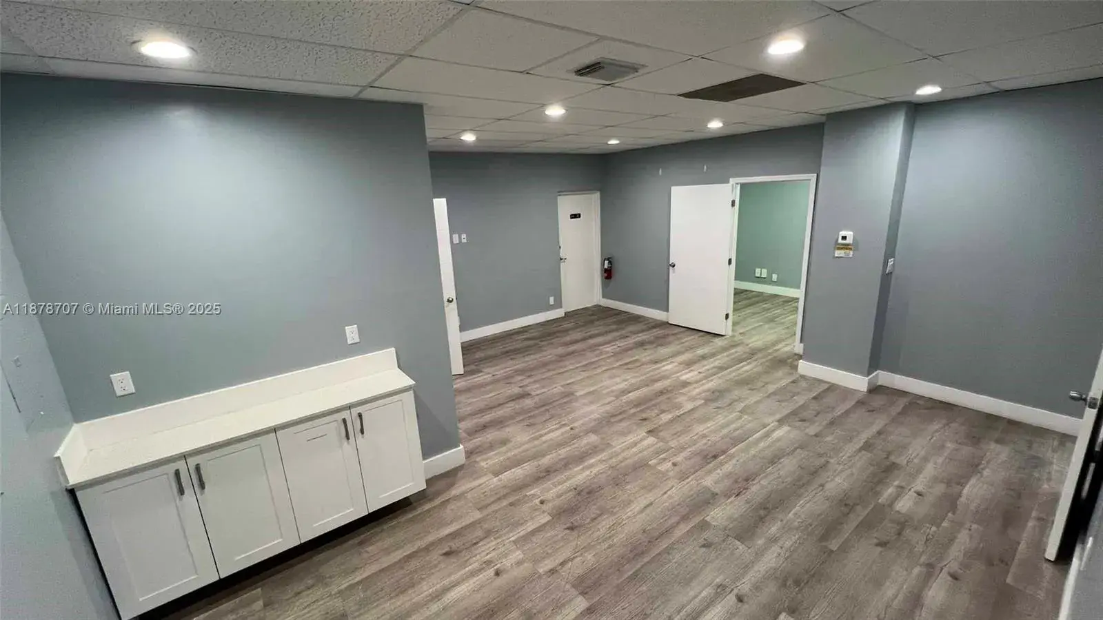 Commercial Sale for sale at 5555 Hollywood, Hollywood FL 33021
