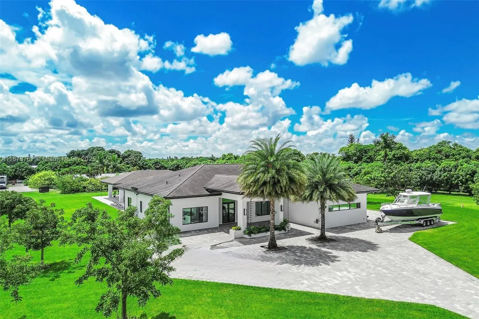 4 bedroom 4 bath Residential for sale at 17950 SW 192nd St, Miami FL 33187