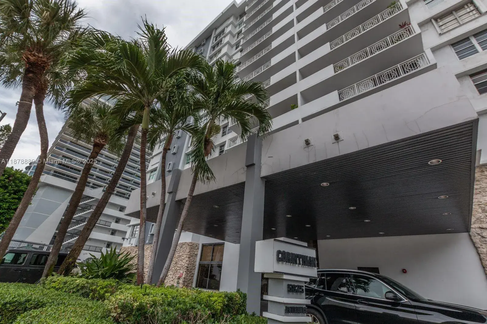 2 bedroom 2 bath for sale at 5825 Collins Ave # 2E, Miami Beach FL 33140