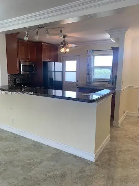 901 NE 14th Ave # 407, Hallandale Beach FL 33009