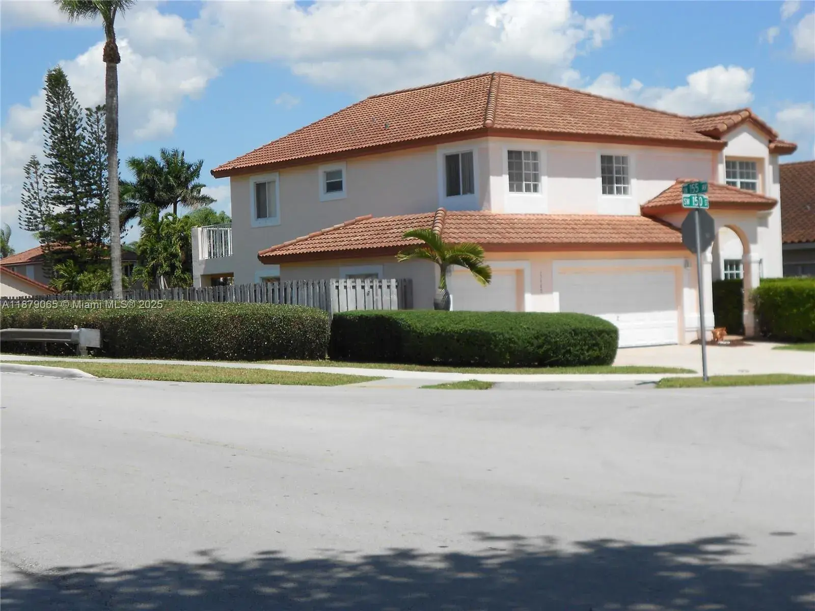 4 bedroom 2 bath Residential for sale at 15489 SW 150th St, Miami FL 33196