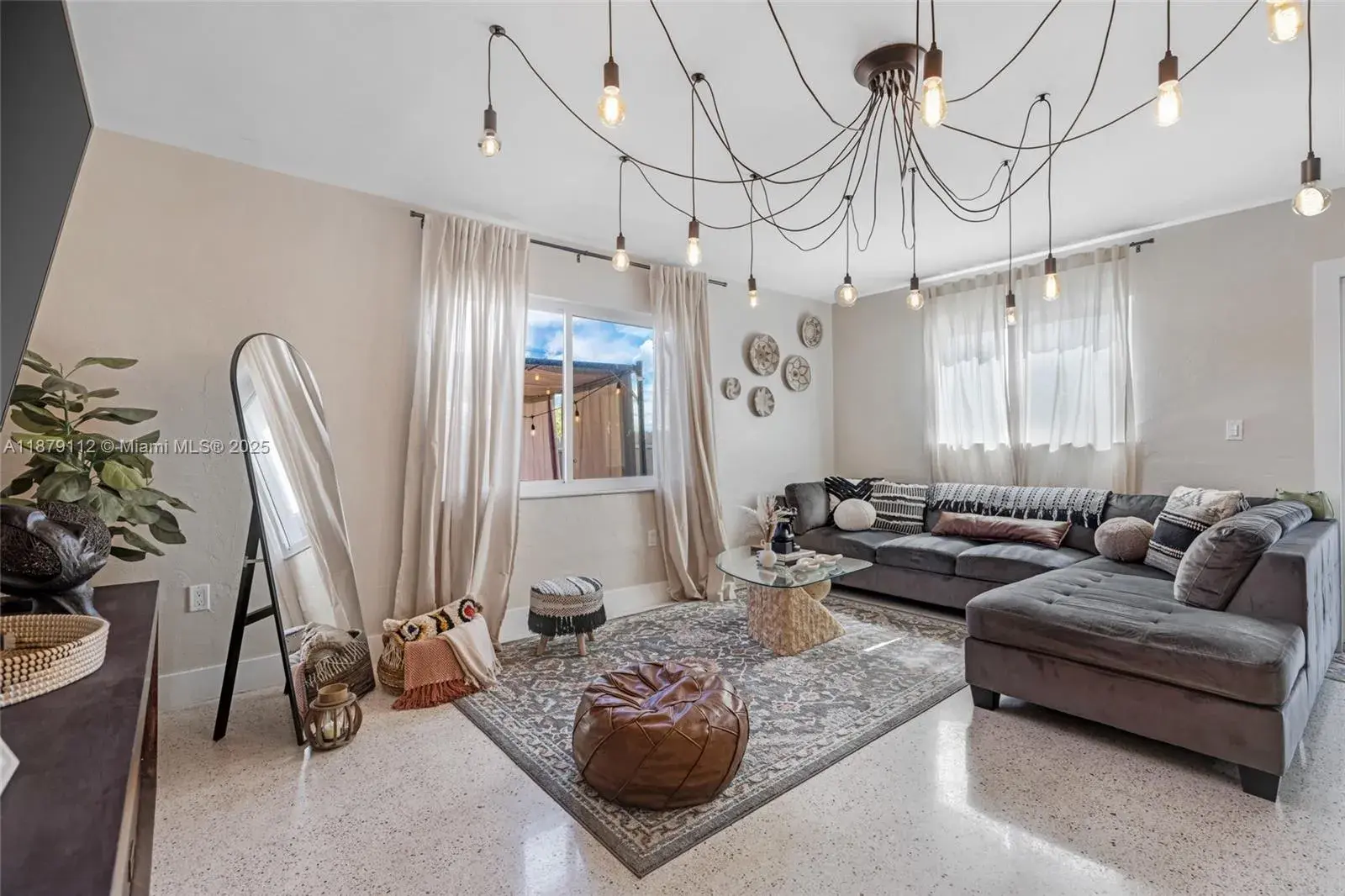 11900 SW 2 St, Miami FL 33184