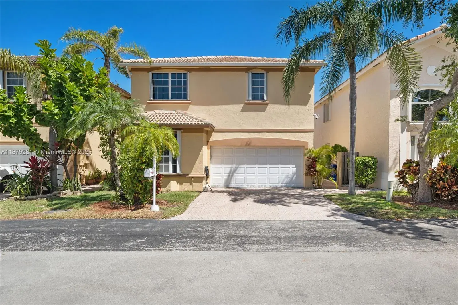 3 bedroom 2 bath Residential for sale at 1251 Johnson Ct, Hollywood FL 33019