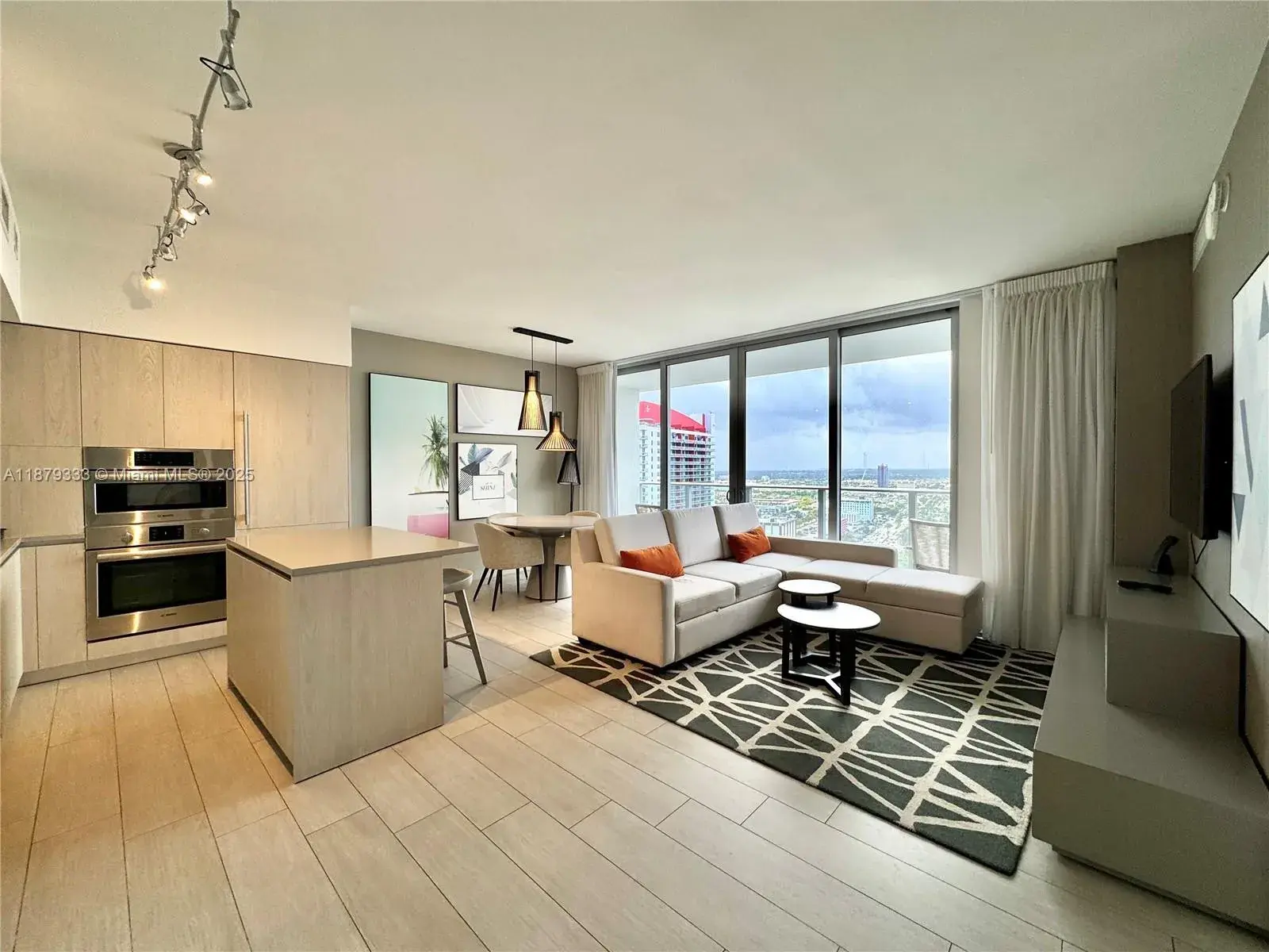 1 bedroom 1 bath Residential for sale at 4010 S Ocean Dr # R2406, Hollywood FL 33019