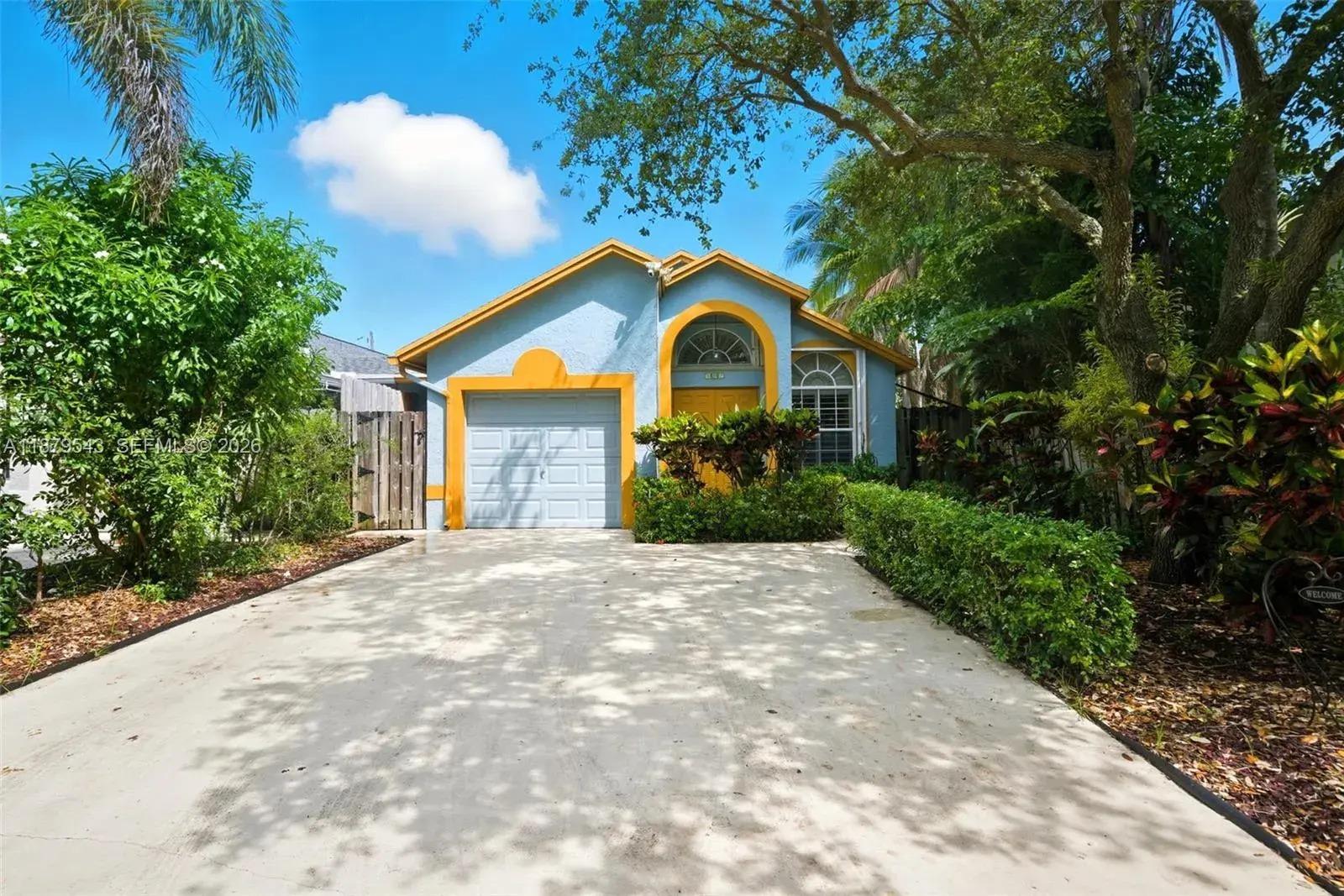3 bedroom 2 bath Residential for sale at 605 SW 15th St, Fort Lauderdale FL 33315