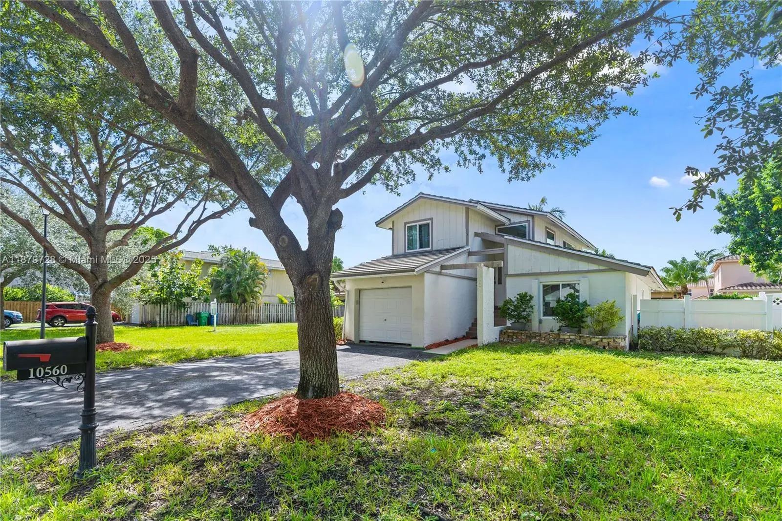 10560 La Placida Dr, Coral Springs FL 33065