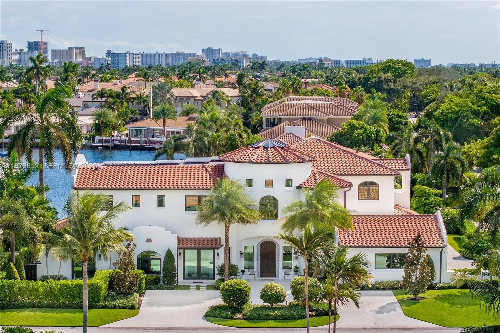 8 bedroom 7 bath Residential for sale at 2300 NE 34th Ct, Lighthouse Point FL 33064