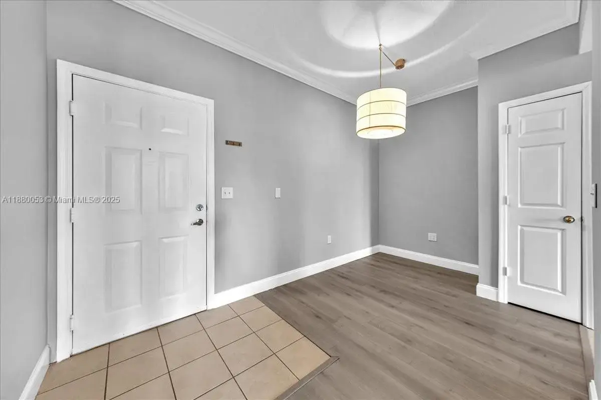 533 NE 3rd Ave # 304, Fort Lauderdale FL 33301