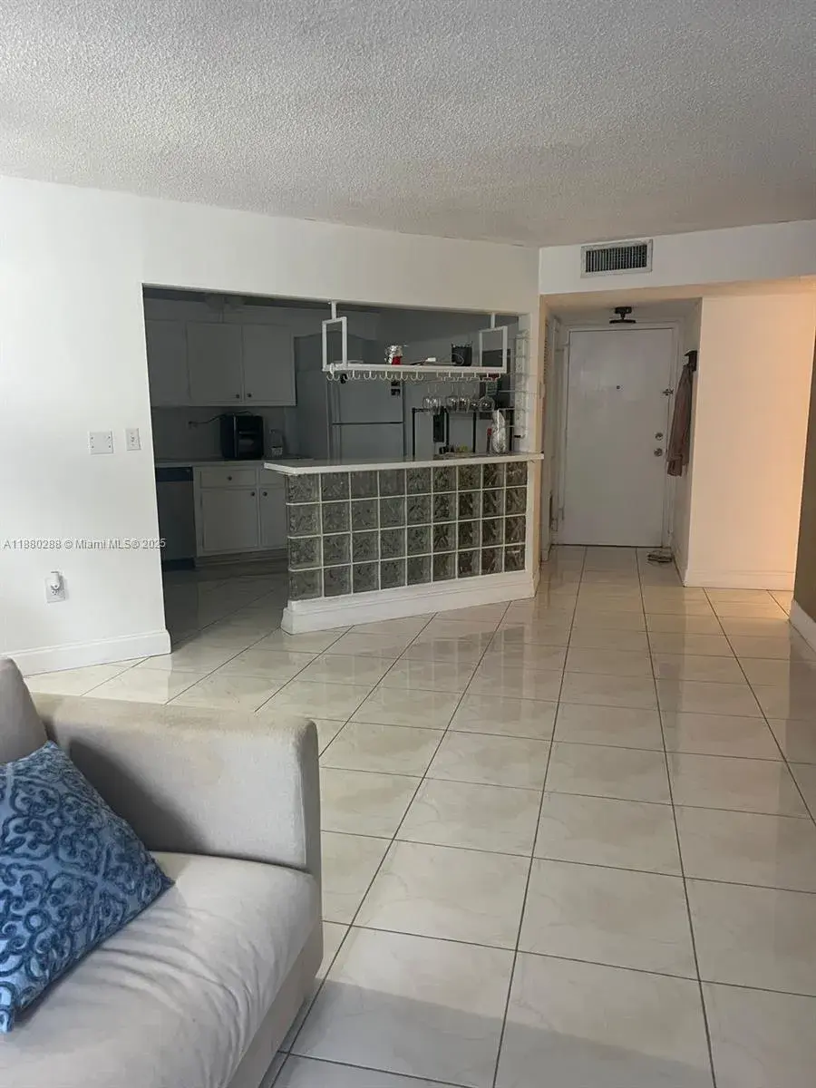 1 bedroom Residential Lease for rent at 2750 NE 183rd St # 1612, Aventura FL 33160