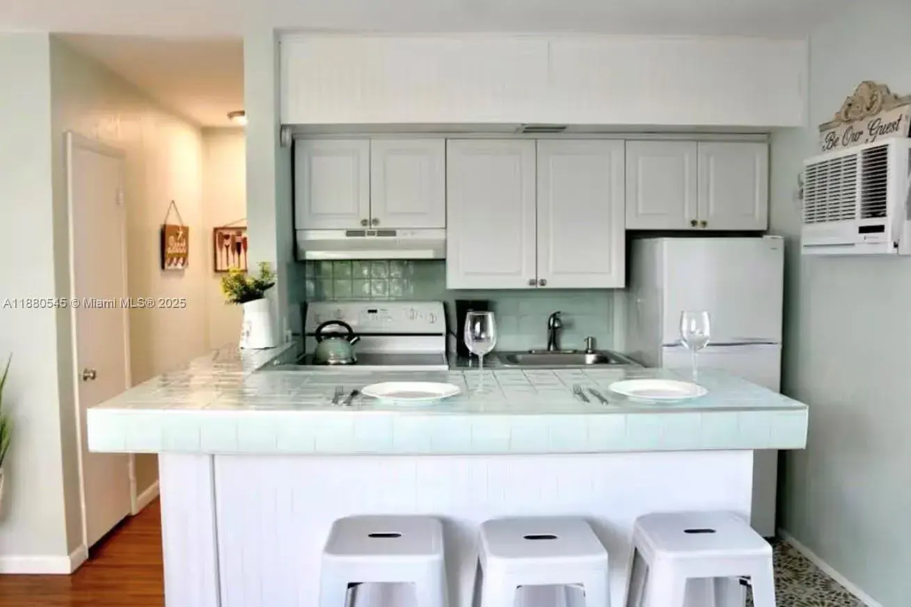 316 Walnut St # 2, Hollywood FL 33019