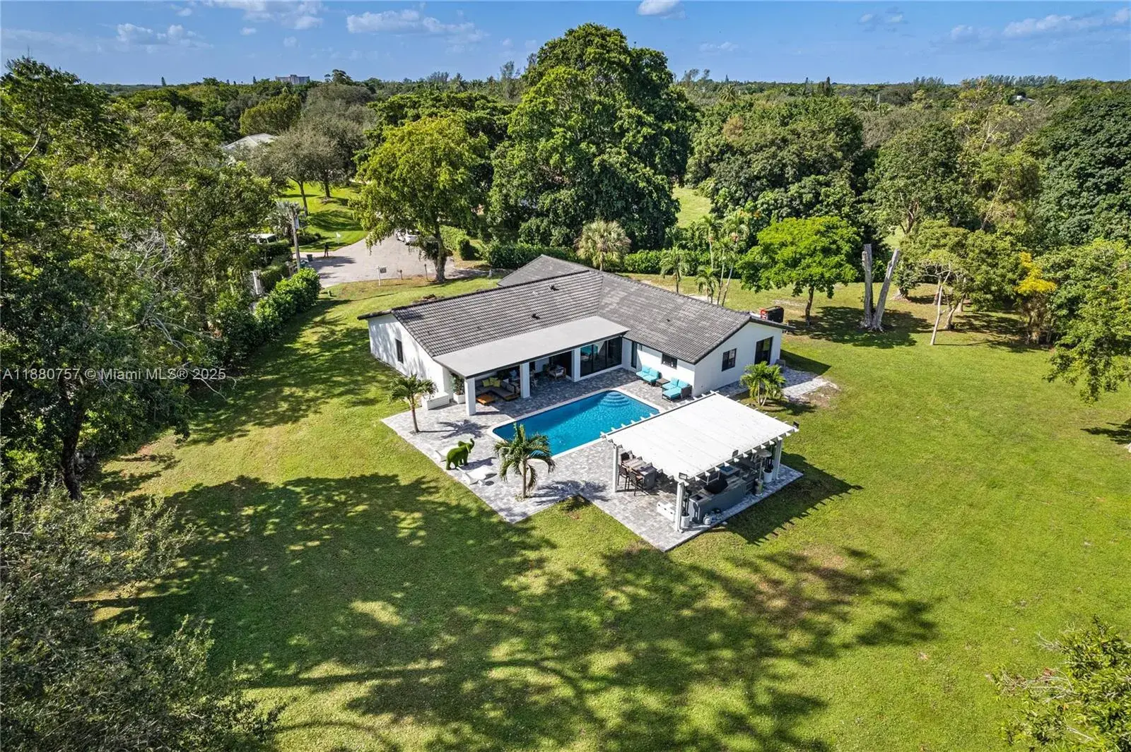 9550 NW 42nd Ct, Coral Springs FL 33065
