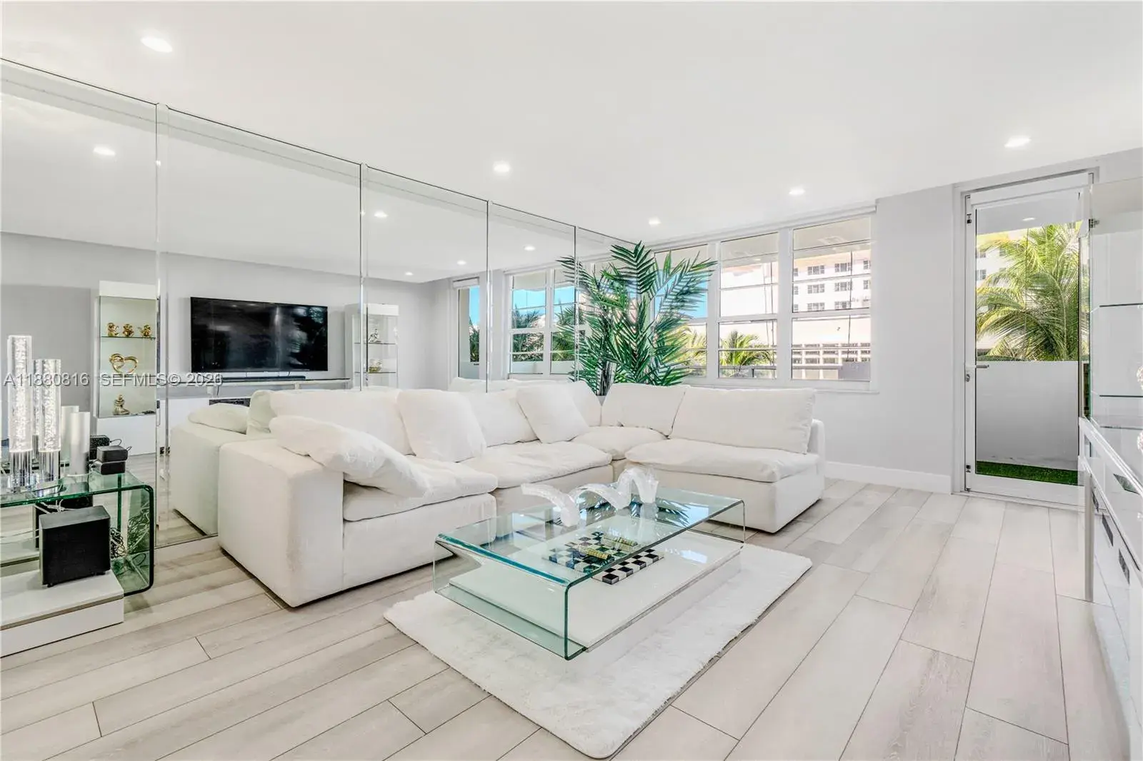 100 Lincoln Rd # 323, Miami Beach FL 33139