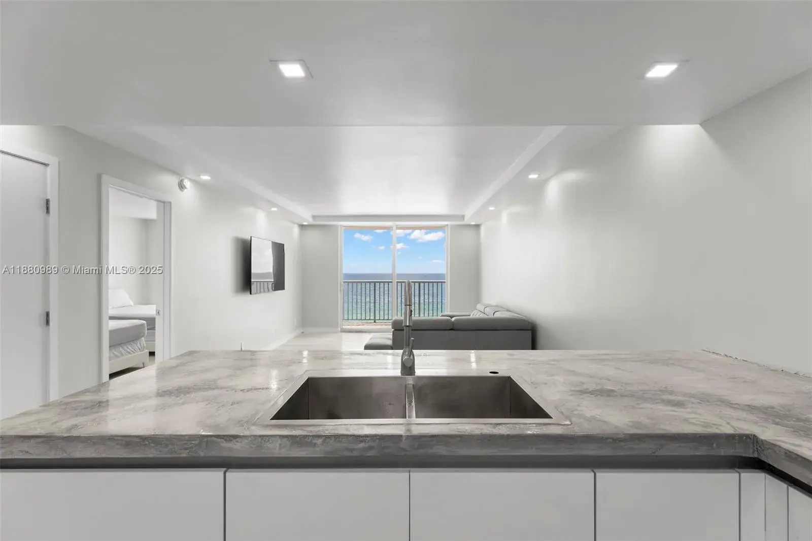400 N Surf Rd # 903, Hollywood FL 33019