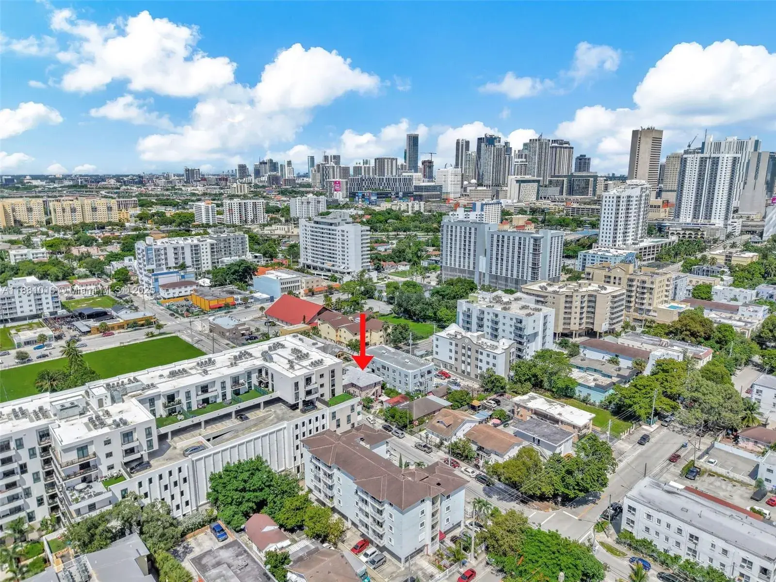676 & 119 SW 1st St, Miami FL 33130