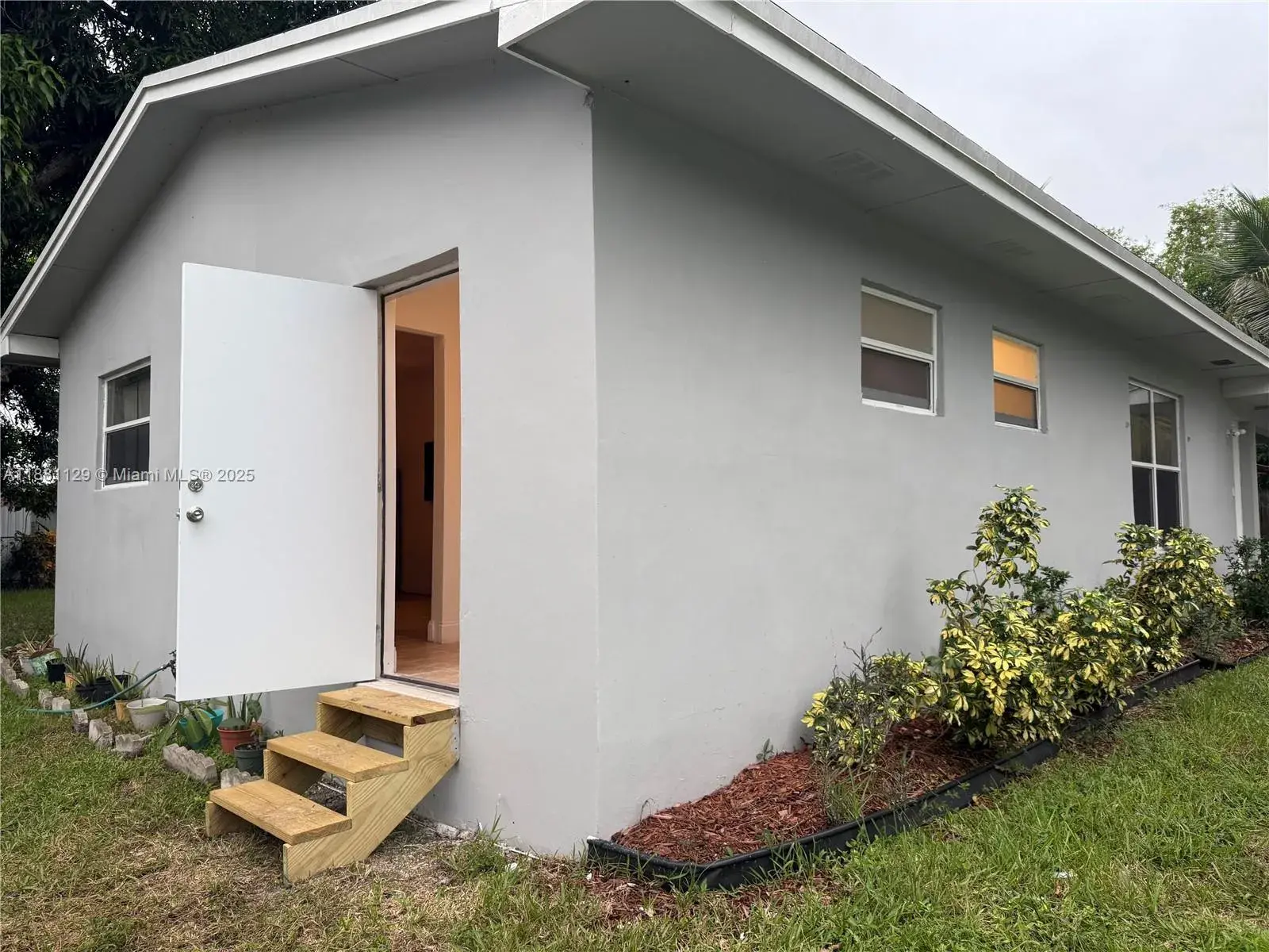 1 bath Residential Lease for rent at 2452 Madison St # B, Hollywood FL 33020
