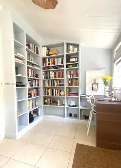 1 bedroom 1 bath Residential for sale at 2952 Virginia St, Miami FL 33133