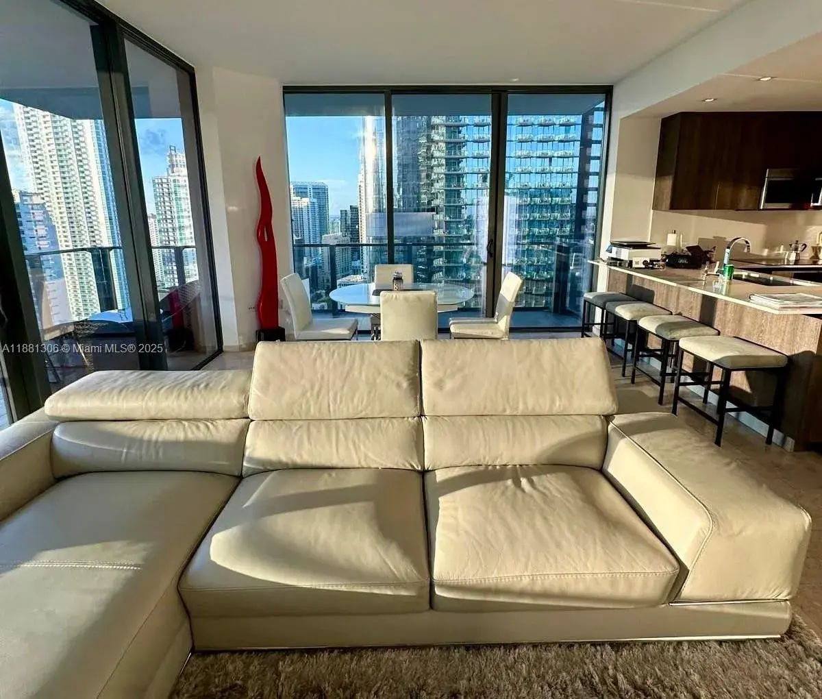 68 SE 6th St # 2801, Miami FL 33131
